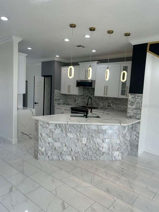 En Renta: $2,300 (3 camas, 2 baños, 1832 Pies cuadrados)