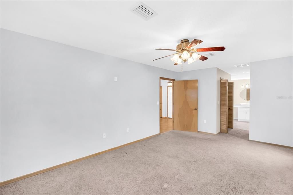 For Sale: $425,000 (3 beds, 2 baths, 1912 Square Feet)