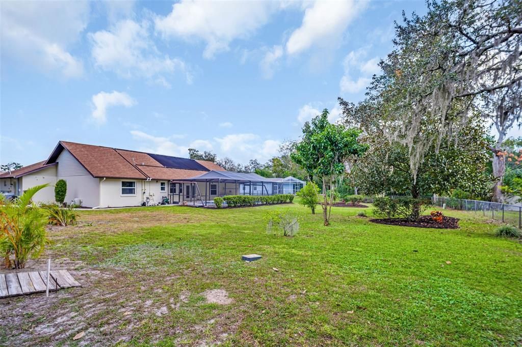 For Sale: $425,000 (3 beds, 2 baths, 1912 Square Feet)