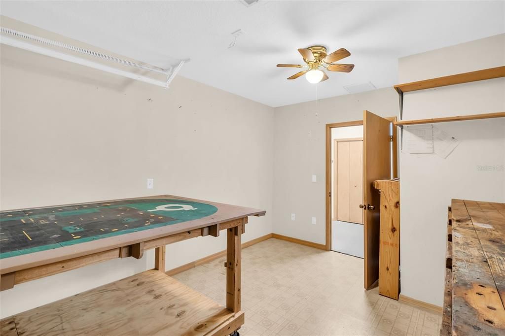 For Sale: $425,000 (3 beds, 2 baths, 1912 Square Feet)