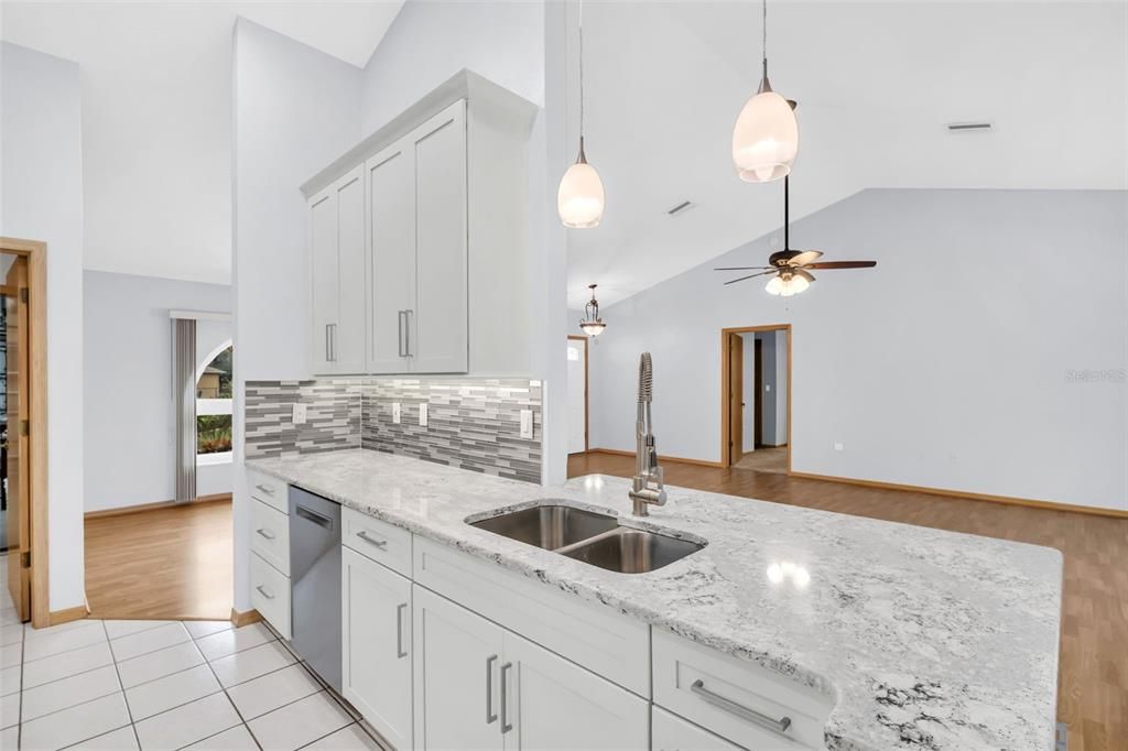 For Sale: $425,000 (3 beds, 2 baths, 1912 Square Feet)