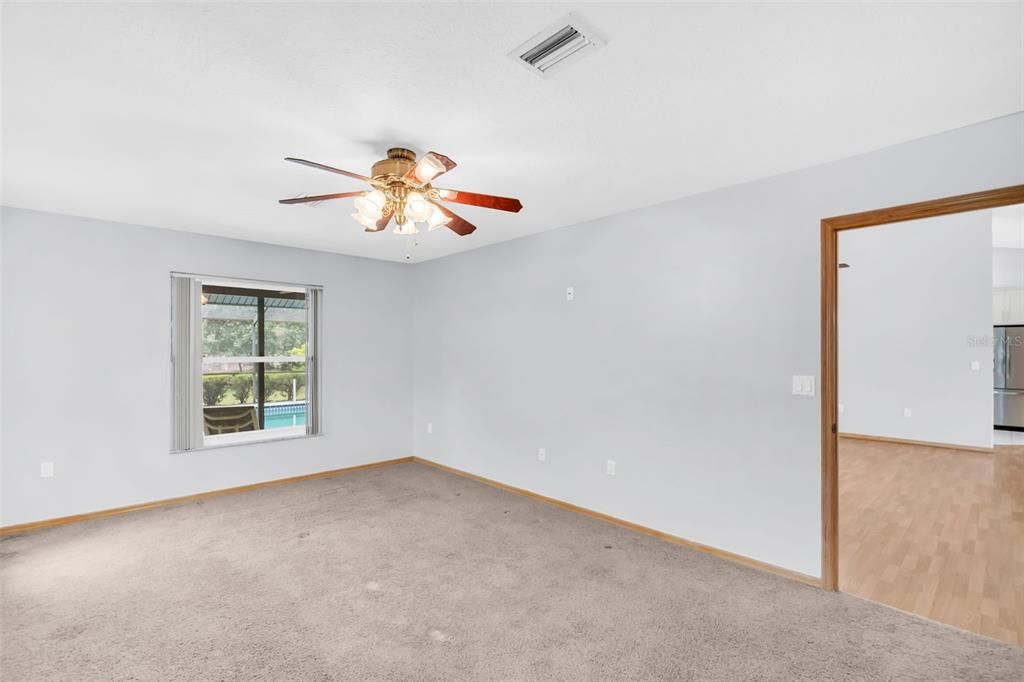 For Sale: $425,000 (3 beds, 2 baths, 1912 Square Feet)