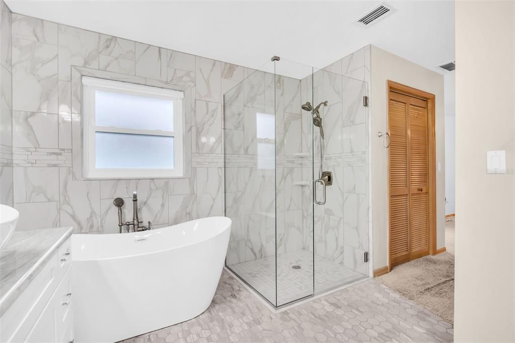 For Sale: $425,000 (3 beds, 2 baths, 1912 Square Feet)