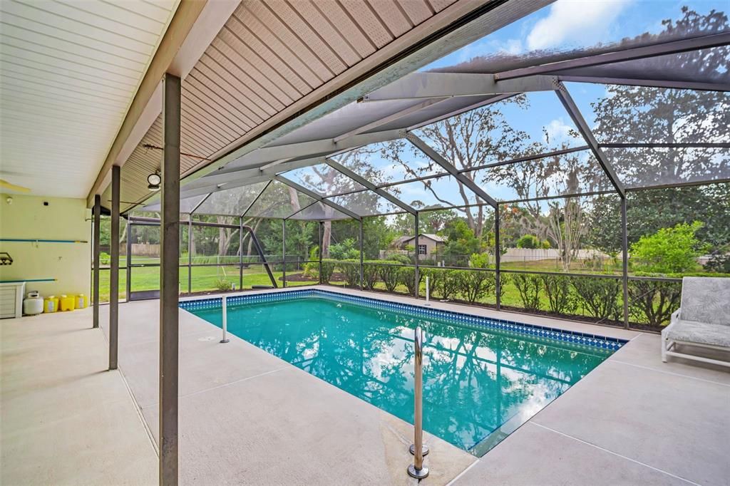 For Sale: $425,000 (3 beds, 2 baths, 1912 Square Feet)