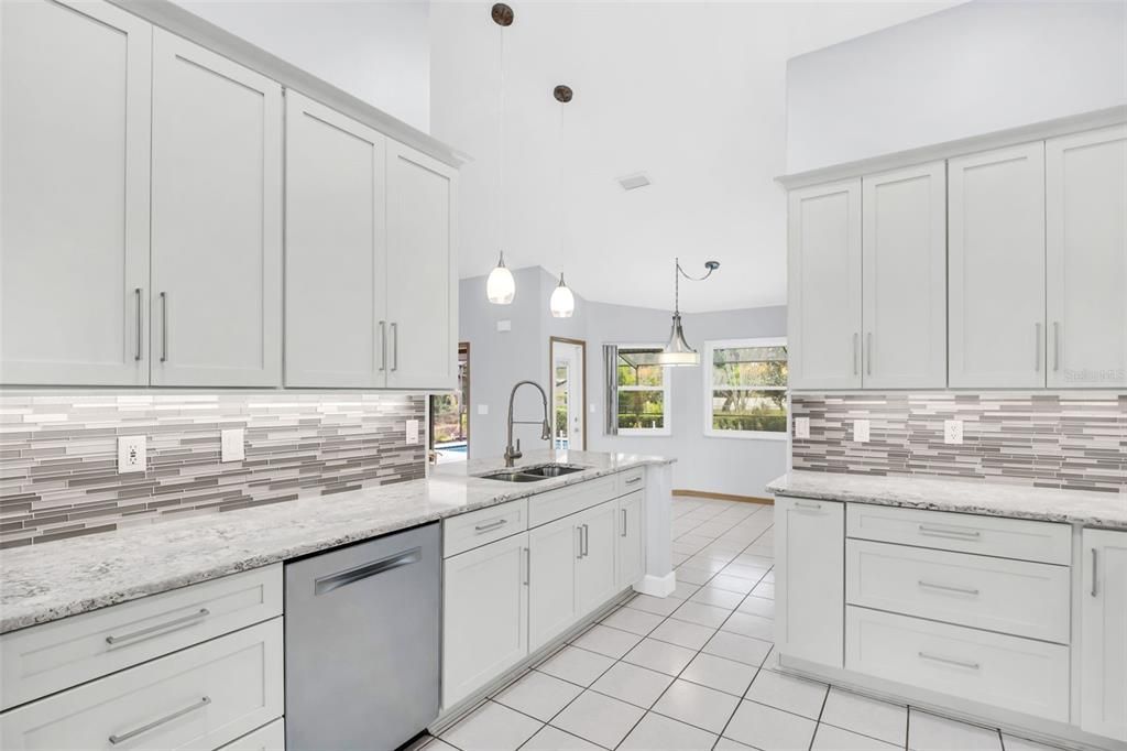 For Sale: $425,000 (3 beds, 2 baths, 1912 Square Feet)