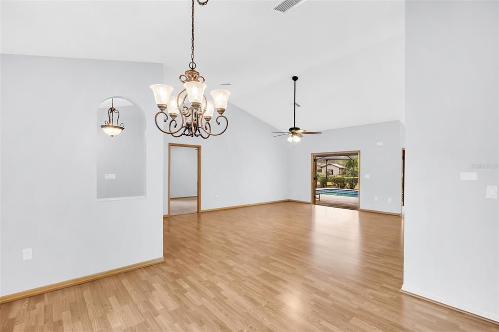 For Sale: $425,000 (3 beds, 2 baths, 1912 Square Feet)