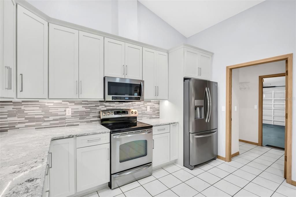 For Sale: $425,000 (3 beds, 2 baths, 1912 Square Feet)