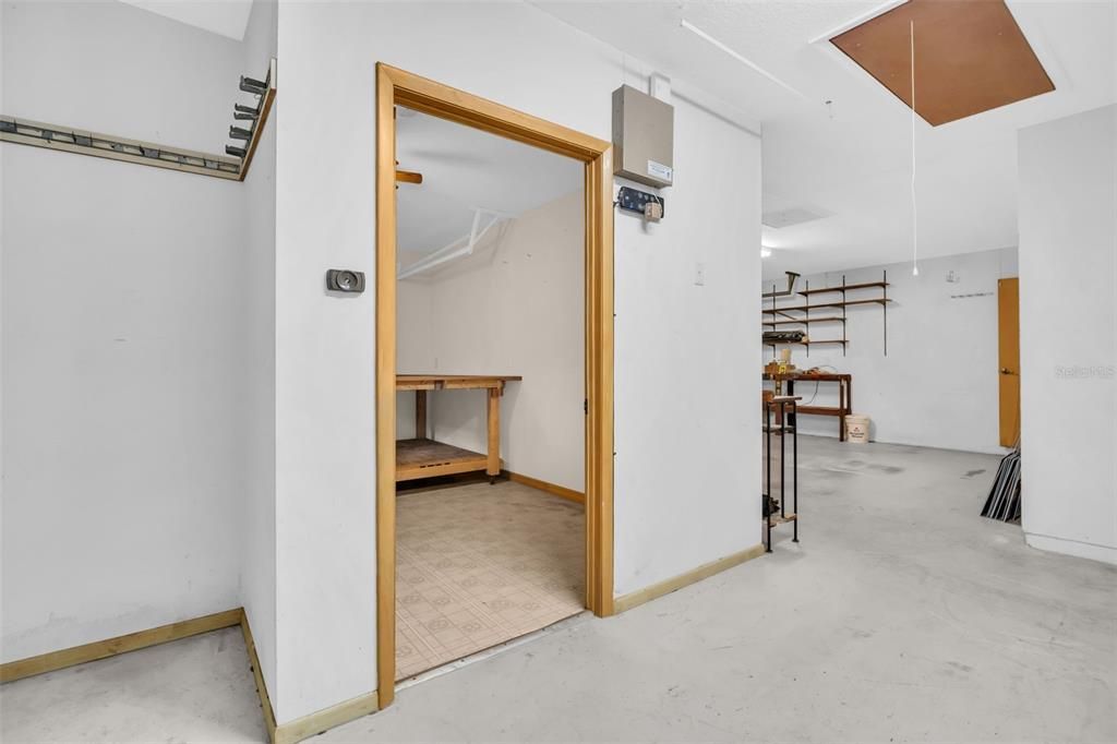 For Sale: $425,000 (3 beds, 2 baths, 1912 Square Feet)