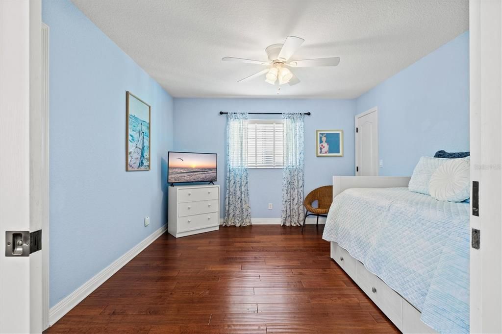 待售: $415,000 (3 贝兹, 2 浴室, 1831 平方英尺)