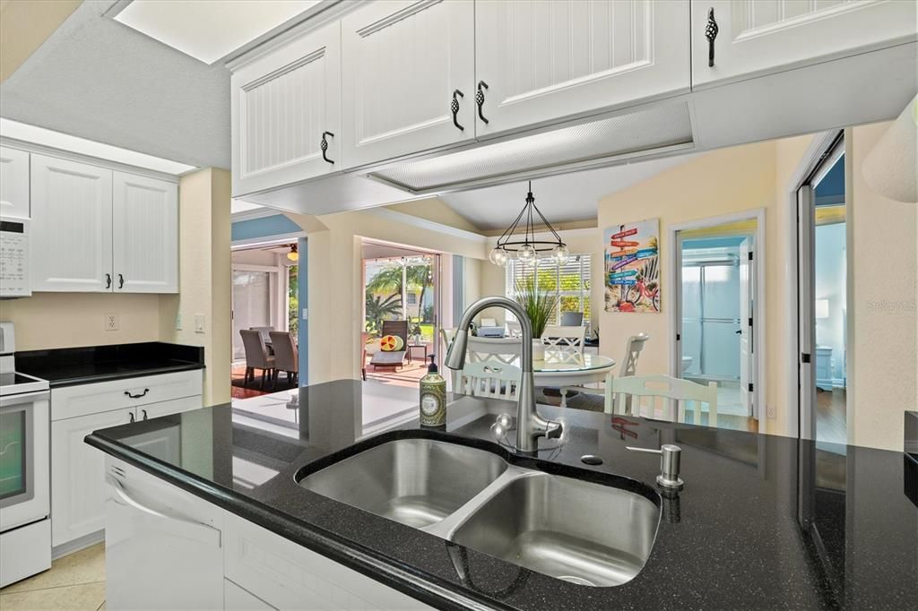 待售: $415,000 (3 贝兹, 2 浴室, 1831 平方英尺)