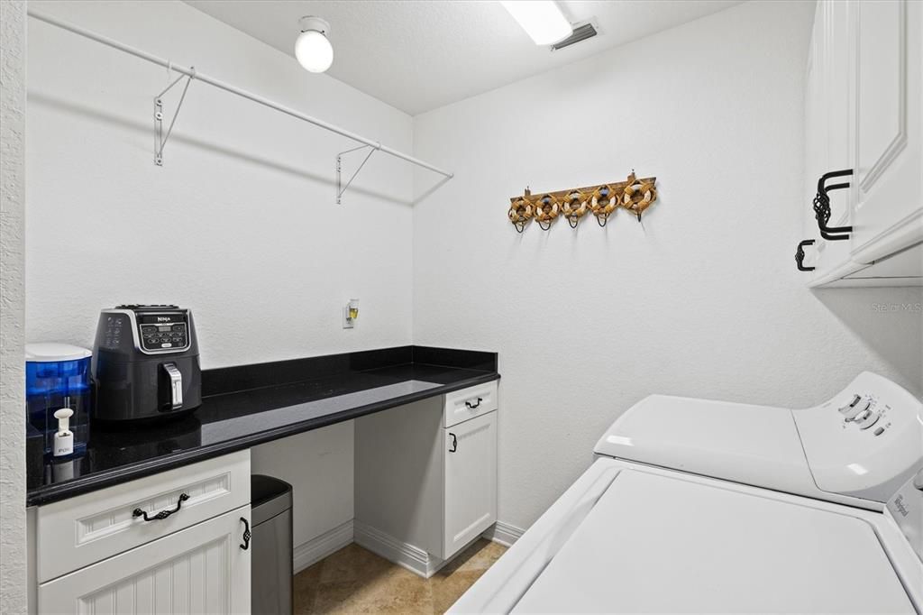 待售: $415,000 (3 贝兹, 2 浴室, 1831 平方英尺)