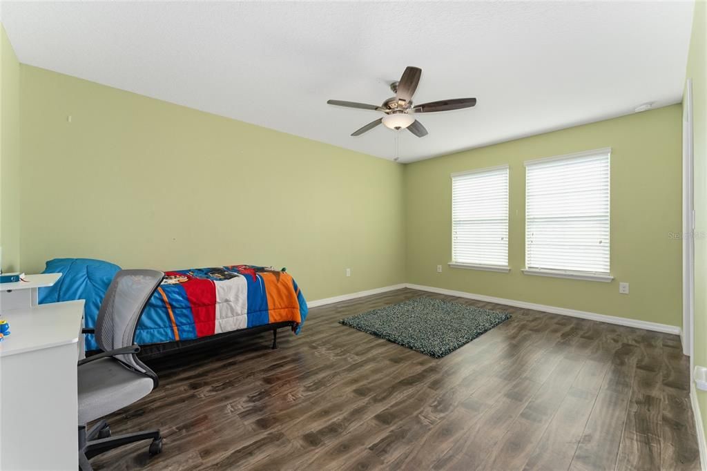 For Sale: $550,000 (4 beds, 3 baths, 3099 Square Feet)