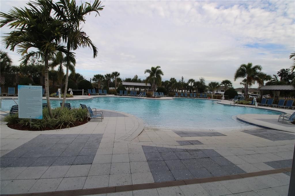 For Sale: $550,000 (4 beds, 3 baths, 3099 Square Feet)