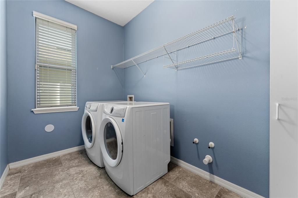 For Sale: $550,000 (4 beds, 3 baths, 3099 Square Feet)