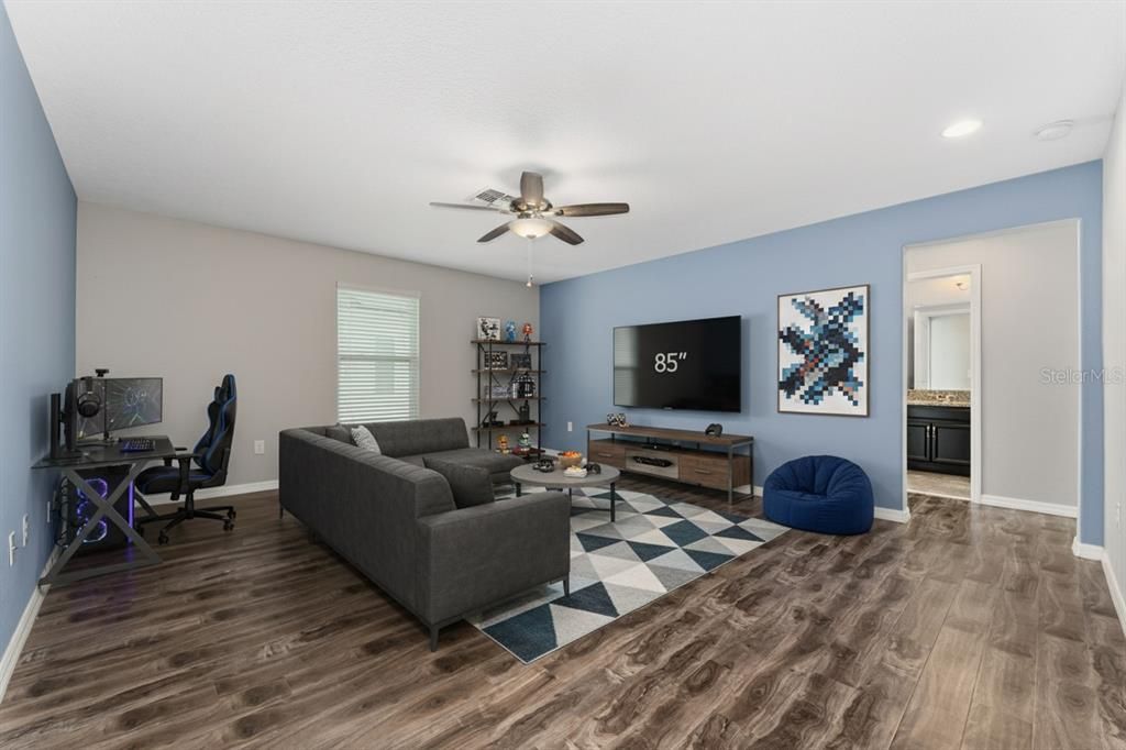 For Sale: $550,000 (4 beds, 3 baths, 3099 Square Feet)