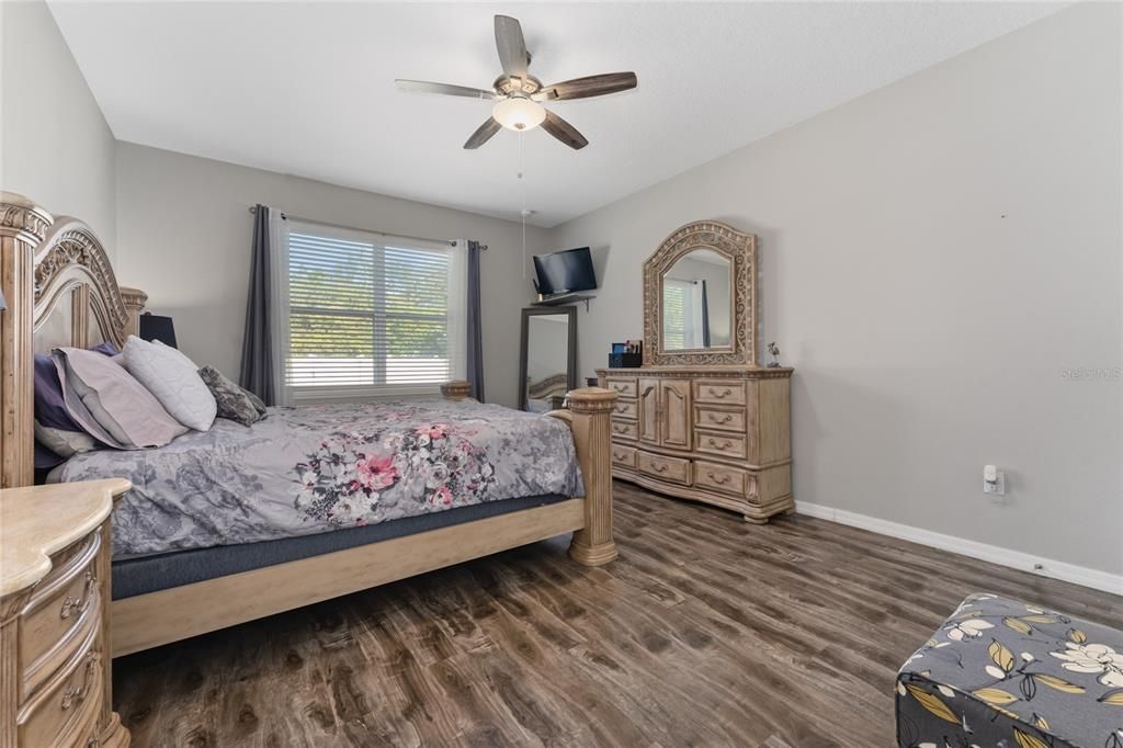 For Sale: $550,000 (4 beds, 3 baths, 3099 Square Feet)