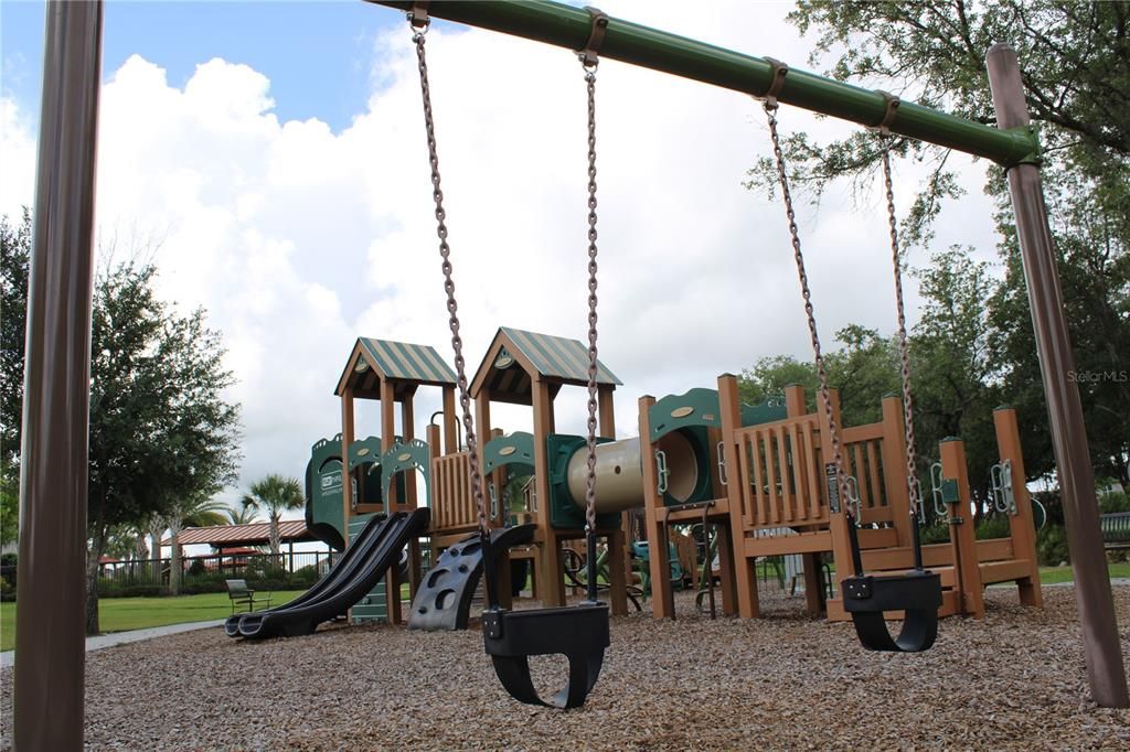 For Sale: $550,000 (4 beds, 3 baths, 3099 Square Feet)