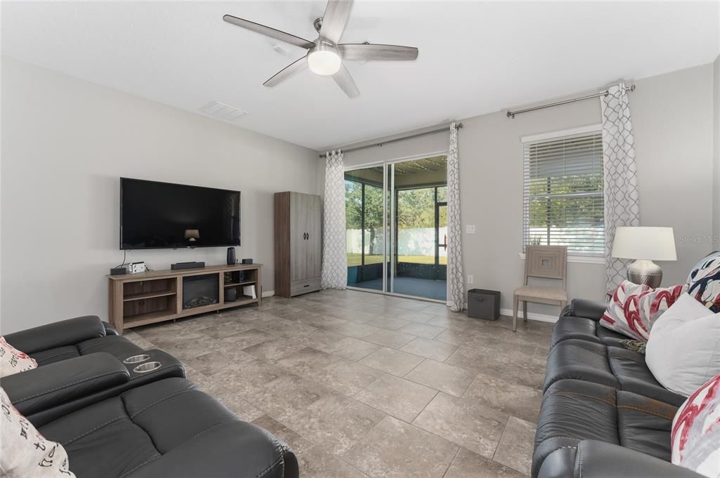 For Sale: $550,000 (4 beds, 3 baths, 3099 Square Feet)