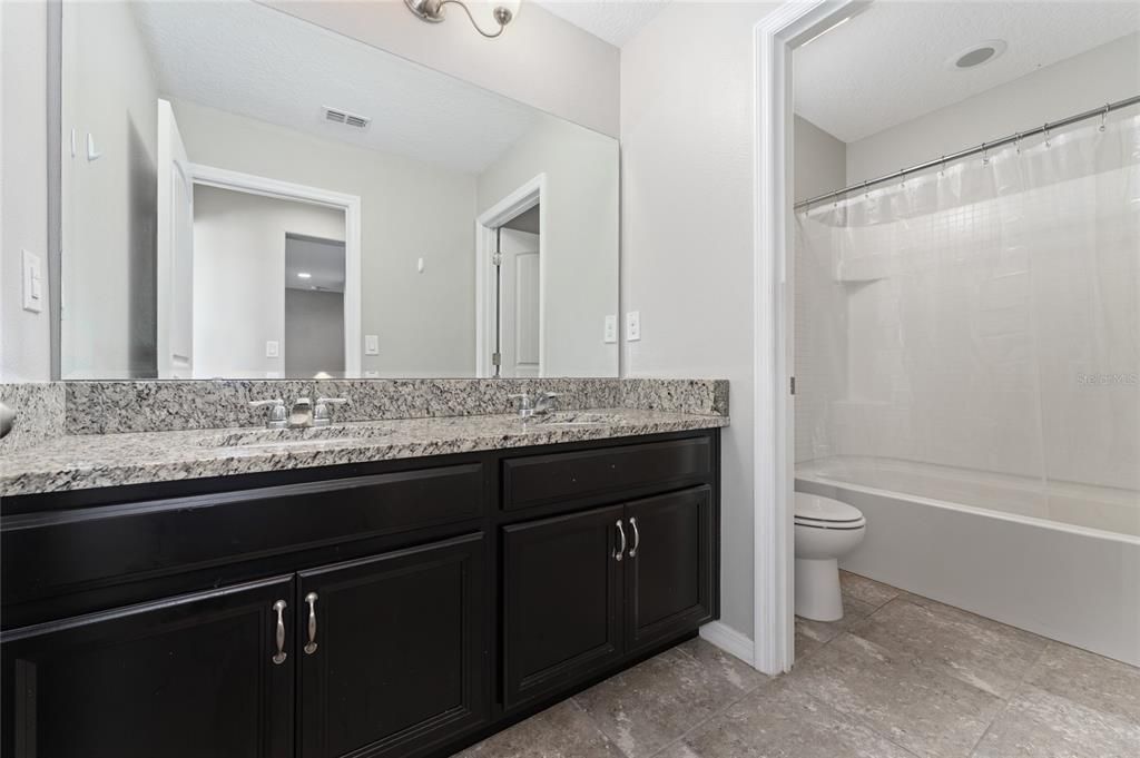 For Sale: $550,000 (4 beds, 3 baths, 3099 Square Feet)