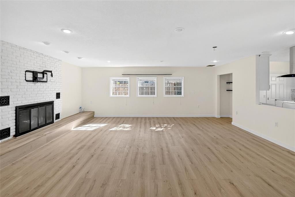 В аренду: $3,800 (3 спален, 2 ванн, 2142 Квадратных фут)