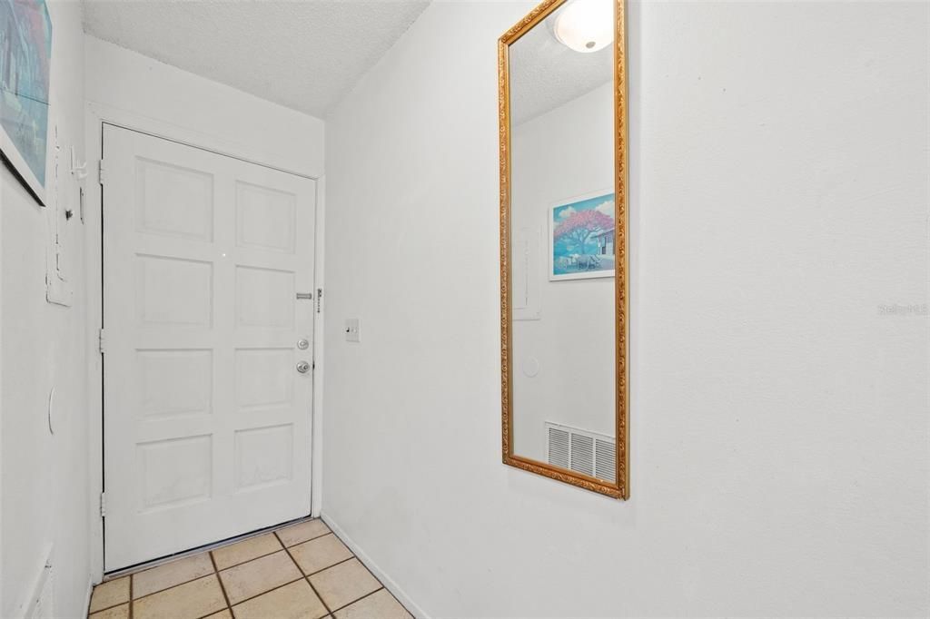 En Venta: $165,000 (2 camas, 2 baños, 927 Pies cuadrados)