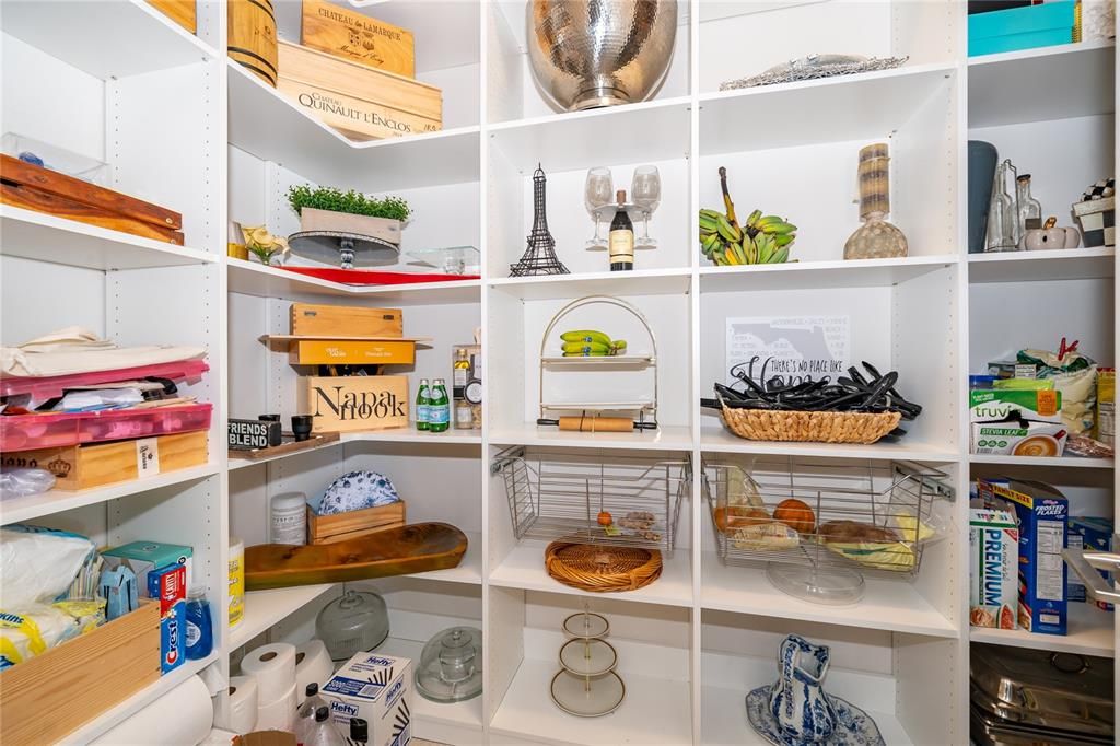 En Venta: $2,260,000 (4 camas, 4 baños, 4640 Pies cuadrados)