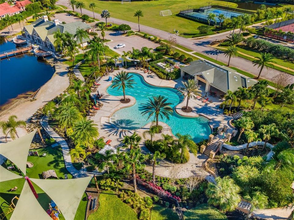 待售: $700,000 (0.65 acres)