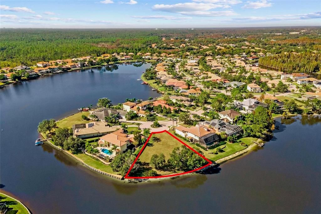 待售: $700,000 (0.65 acres)