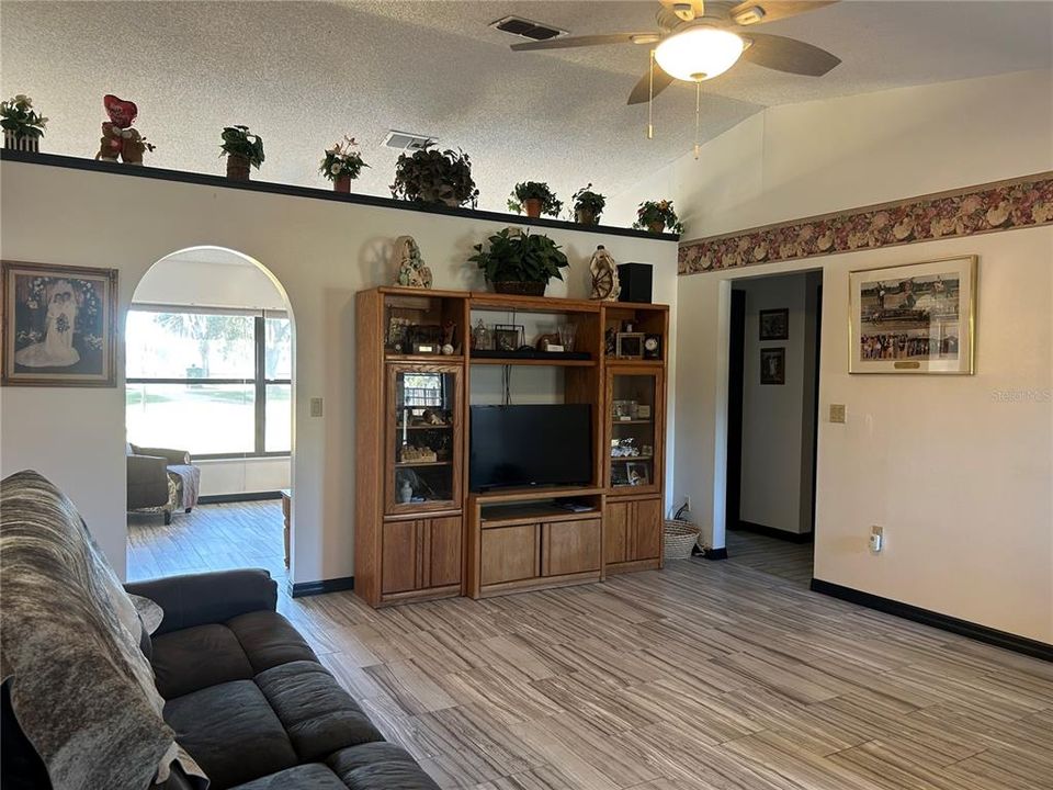 For Sale: $1,790,000 (3 beds, 2 baths, 2427 Square Feet)