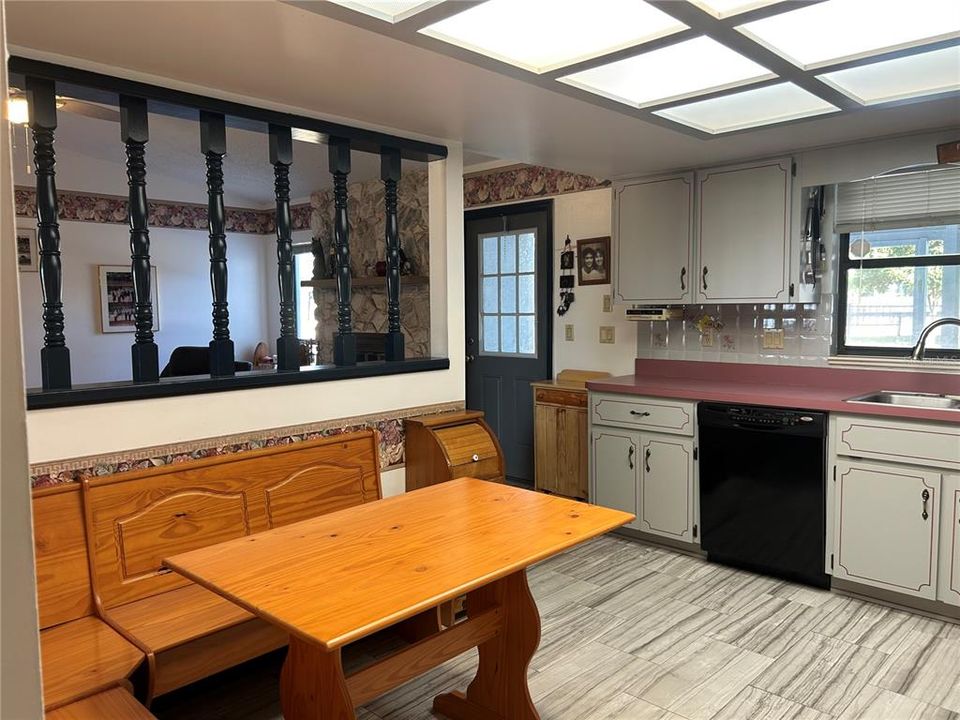 For Sale: $1,790,000 (3 beds, 2 baths, 2427 Square Feet)