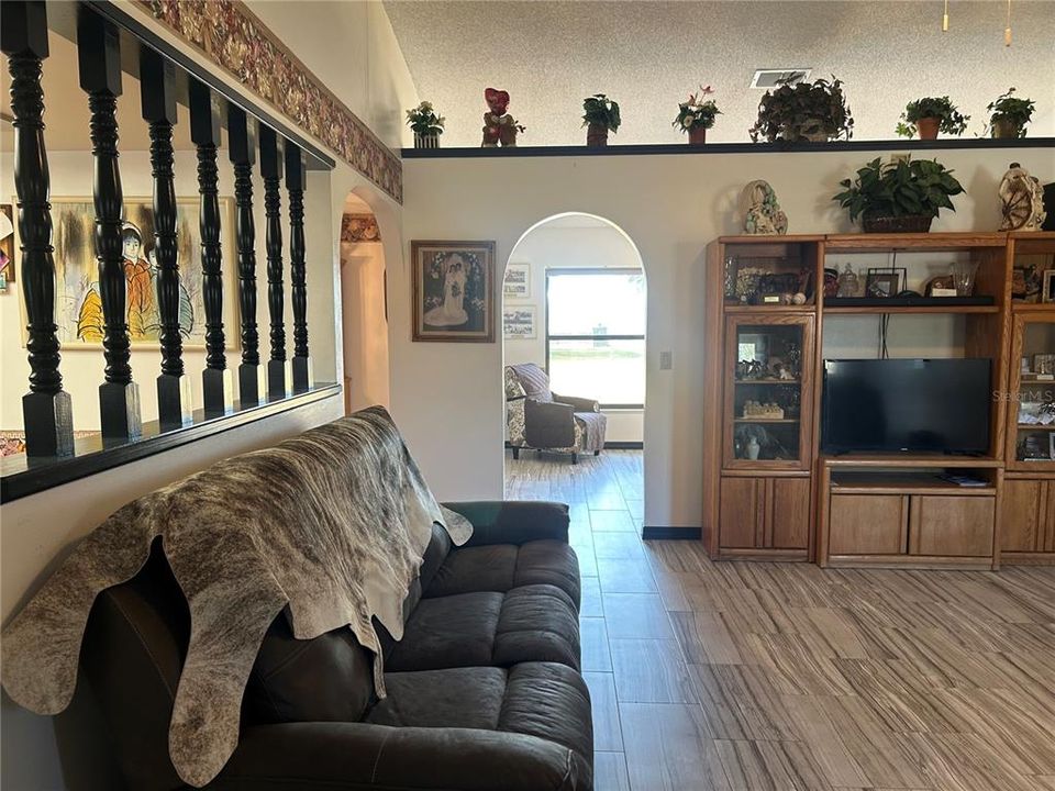 For Sale: $1,790,000 (3 beds, 2 baths, 2427 Square Feet)