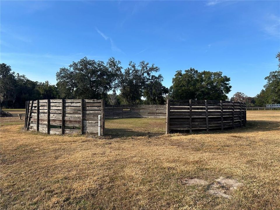 For Sale: $1,790,000 (3 beds, 2 baths, 2427 Square Feet)