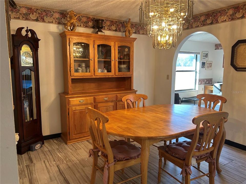 For Sale: $1,790,000 (3 beds, 2 baths, 2427 Square Feet)