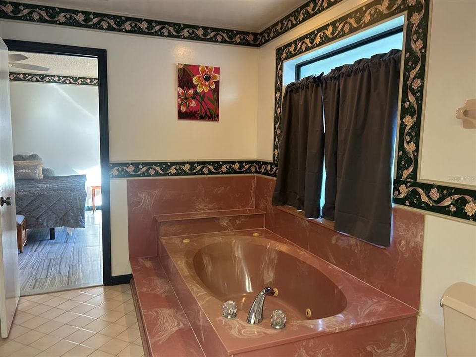 For Sale: $1,790,000 (3 beds, 2 baths, 2427 Square Feet)