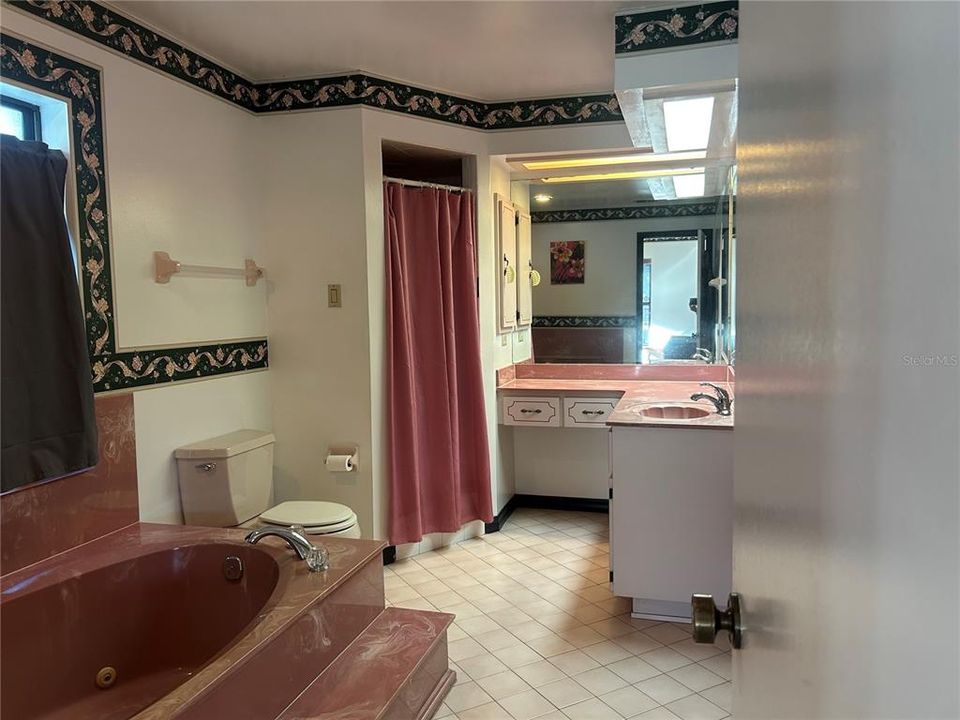 For Sale: $1,790,000 (3 beds, 2 baths, 2427 Square Feet)