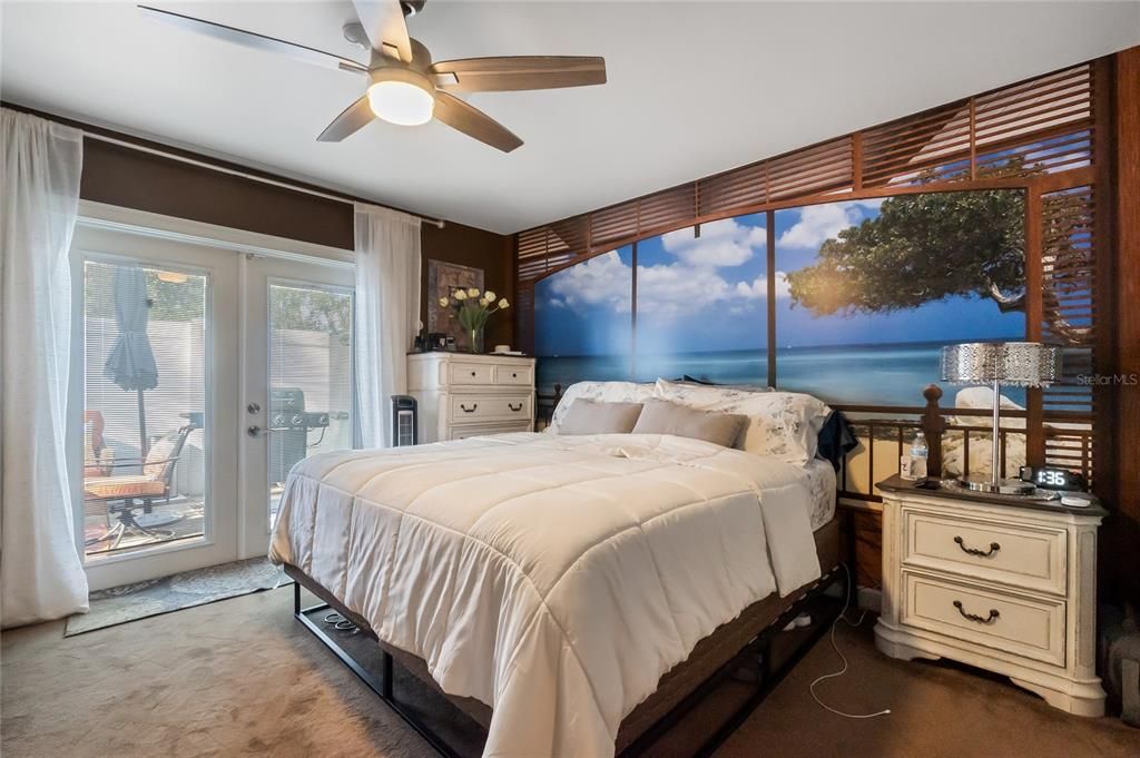 待售: $215,000 (2 贝兹, 2 浴室, 914 平方英尺)