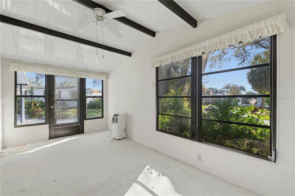 待售: $180,000 (2 贝兹, 2 浴室, 1202 平方英尺)