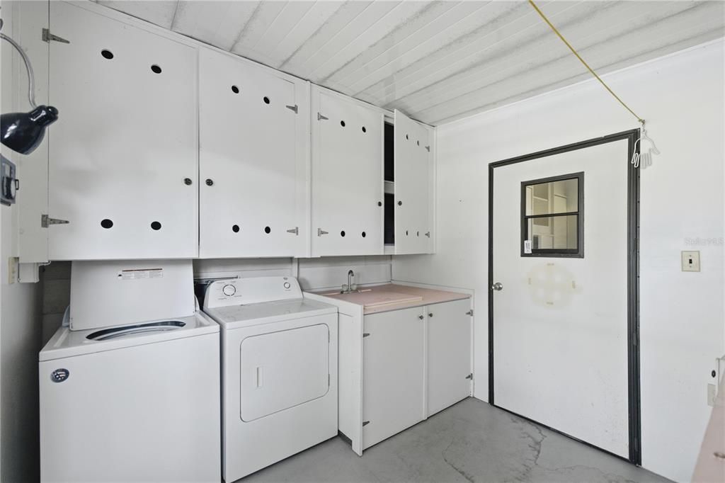 待售: $180,000 (2 贝兹, 2 浴室, 1202 平方英尺)