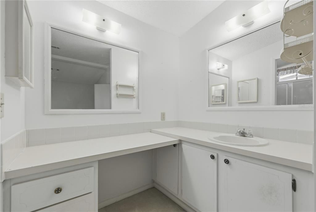 待售: $180,000 (2 贝兹, 2 浴室, 1202 平方英尺)