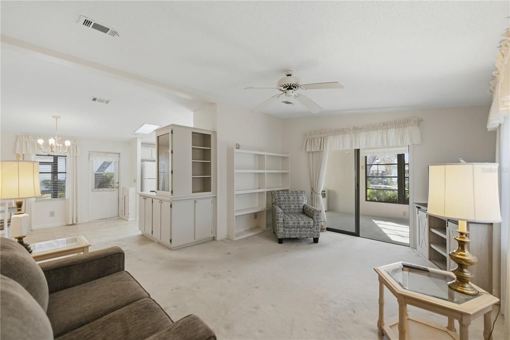 待售: $180,000 (2 贝兹, 2 浴室, 1202 平方英尺)