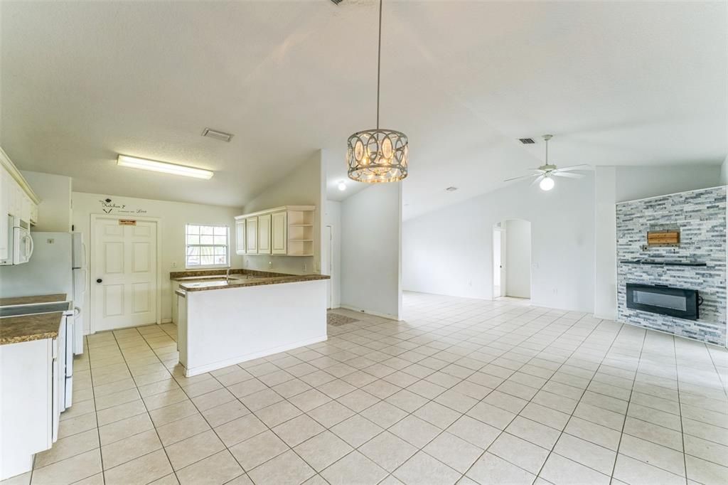 En Venta: $299,000 (3 camas, 2 baños, 1678 Pies cuadrados)