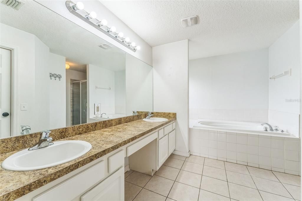 En Venta: $299,000 (3 camas, 2 baños, 1678 Pies cuadrados)