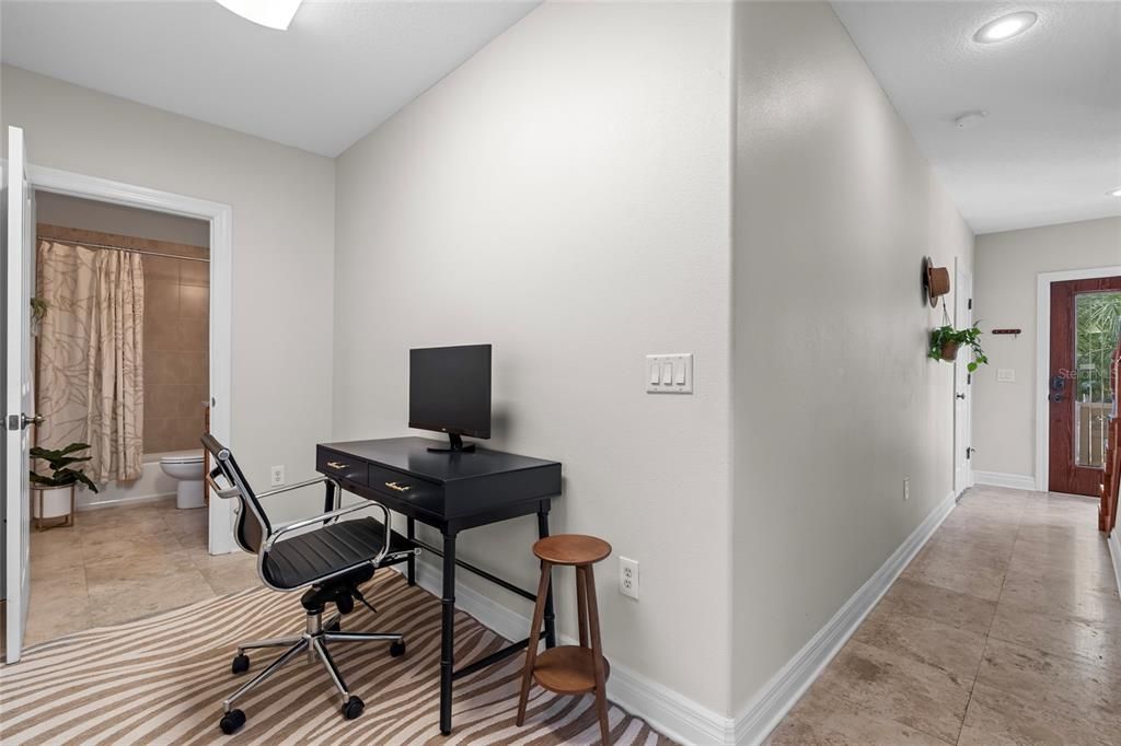 Под контрактом: $815,000 (2 спален, 3 ванн, 1865 Квадратных фут)