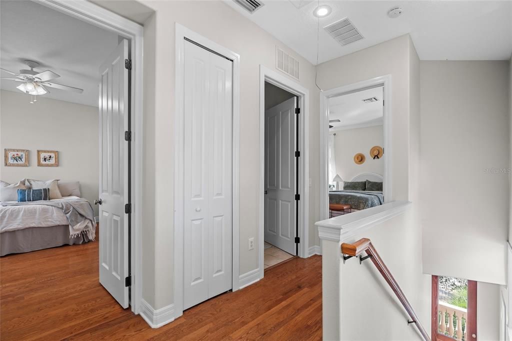 Под контрактом: $815,000 (2 спален, 3 ванн, 1865 Квадратных фут)