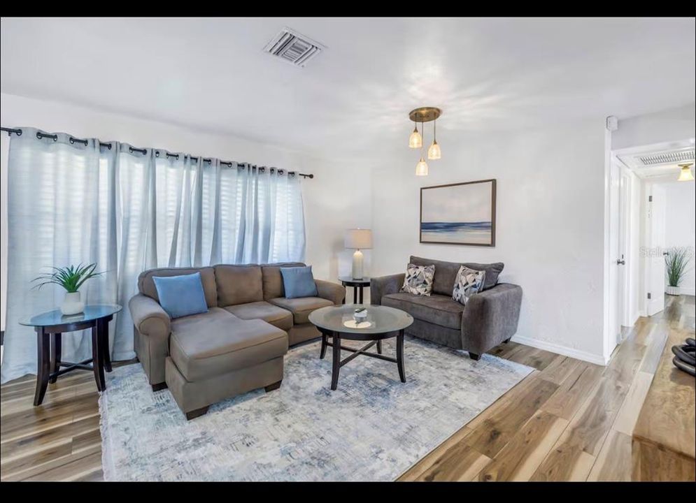 出租: $3,000 (3 贝兹, 2 浴室, 1272 平方英尺)