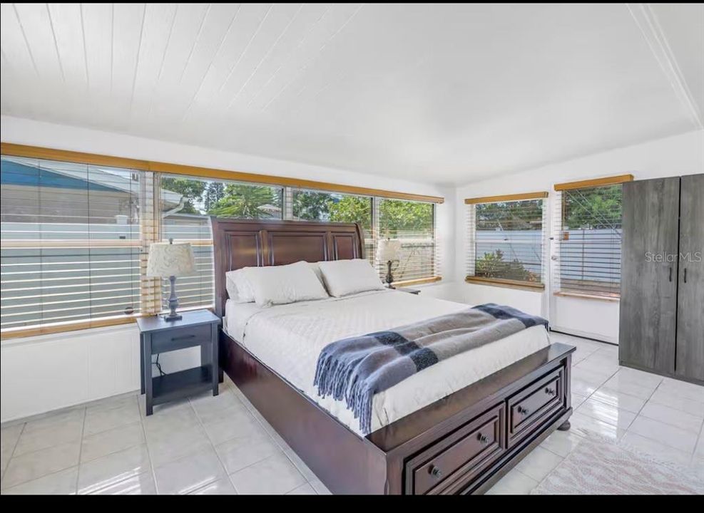 出租: $3,000 (3 贝兹, 2 浴室, 1272 平方英尺)