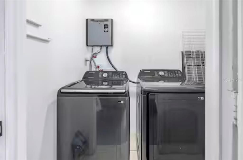 出租: $3,000 (3 贝兹, 2 浴室, 1272 平方英尺)