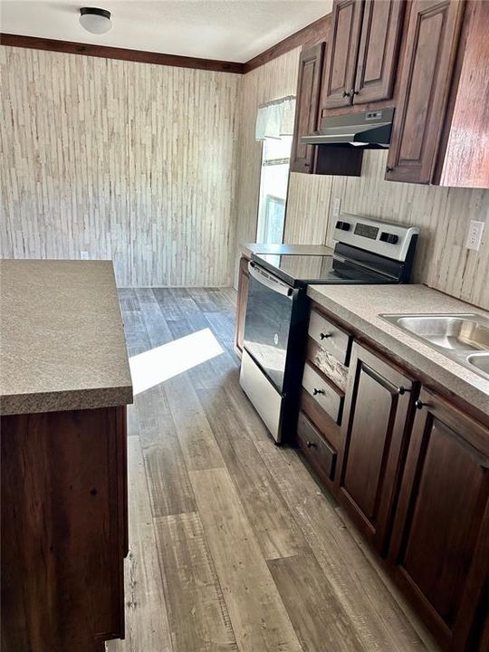 For Sale: $265,000 (3 beds, 2 baths, 1244 Square Feet)