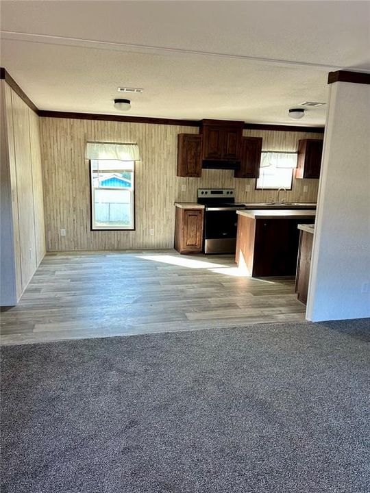 For Sale: $265,000 (3 beds, 2 baths, 1244 Square Feet)