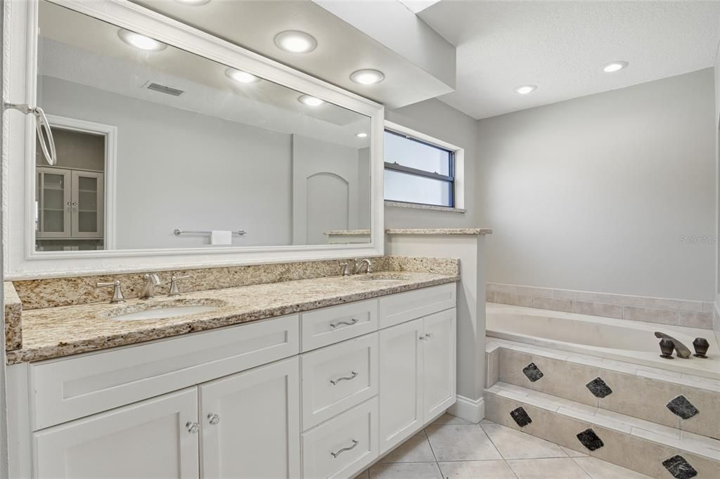 For Sale: $625,000 (2 beds, 2 baths, 1831 Square Feet)